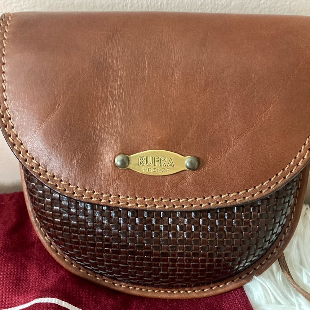 Italian Saddle Crossbody Handbag - Picture 5 of 16
